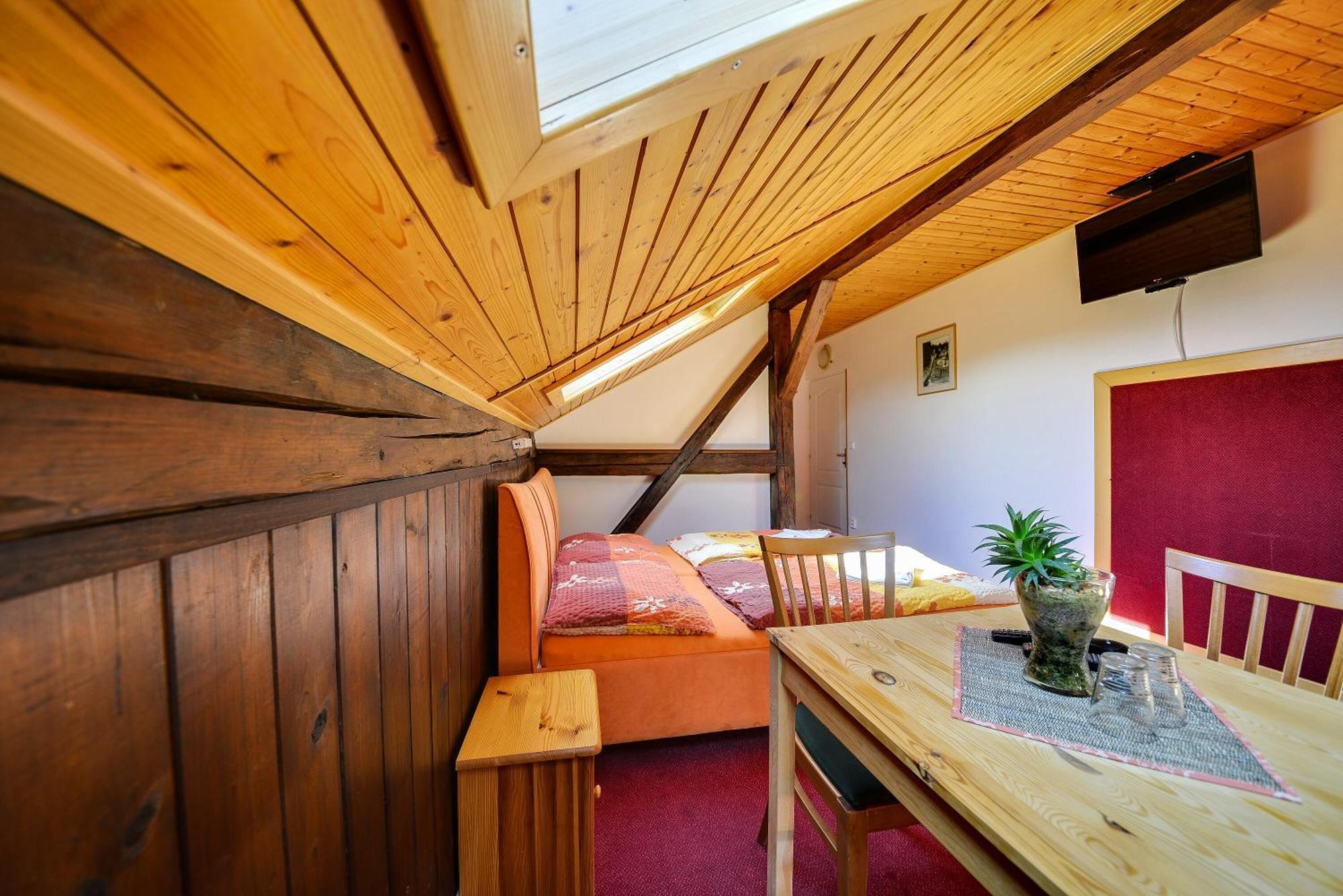 Penzion Kamenak Horní Planá Rum bild